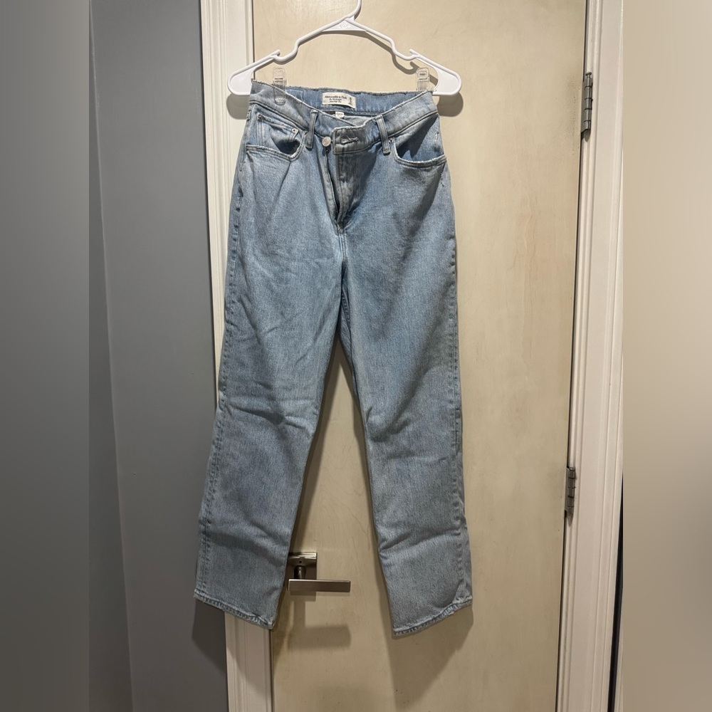 Abercrombie & Fitch Curve Love Crossover Jeans